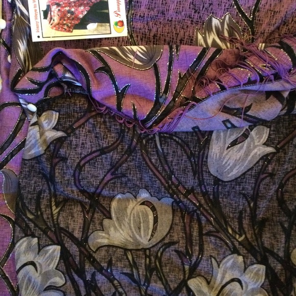 Shawl - Picture 5 of 5